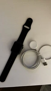 Apple Watch Series 2 / 38mm - Bild 1 von 3