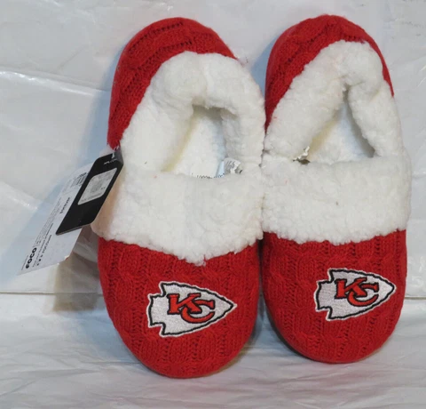 KANSAS CITY CHIEFS WOMENS SLIPPERS SMALL (5-6) RED KNIT SHERPA MOCCASIN NEW NWT Cover