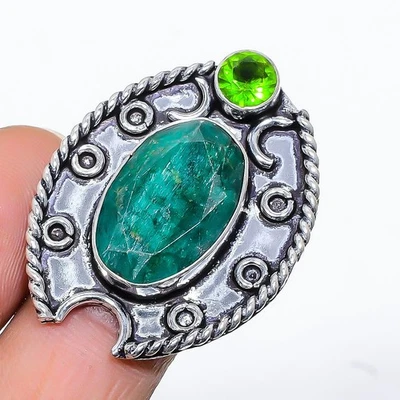 Emerald Simulated Gemstone Handmade 925 Sterling Silver Jewelry Ring Size 8 - Image 1 of 4