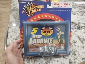 Terry Labonte #5 Kellogg's 2002 Winners Circle 1/64 Monte Carlo Double Platinum - Picture 1 of 3