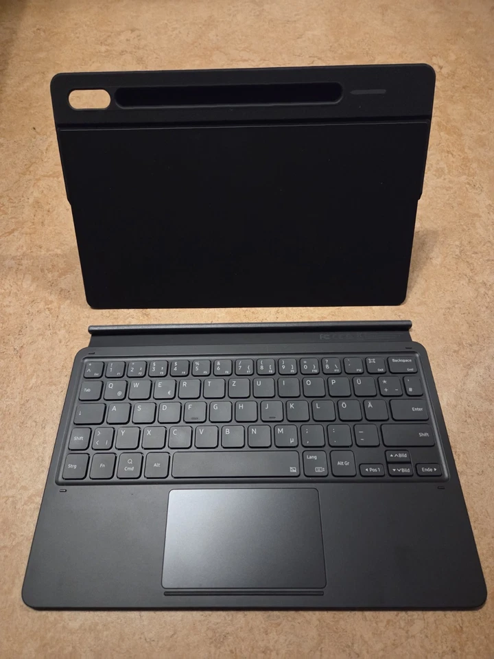 Samsung Galaxy Book Cover Keyboard für Galaxy Tab S7 und Tab S8  - Bild 1 von 4