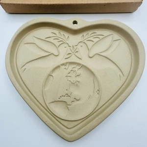 Vtg 2002 Pampered Chef PEACE ON EARTH HEART Mold Press Cookie Candy USA - Picture 1 of 4