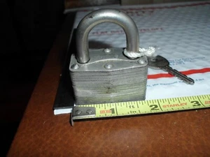Vintage Master 390 Padlock w/ Key USA - Picture 1 of 9