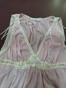Vintage Miss Elaine Gown Cottagecore Lace Nylon Maxi Length Ribbon M Nightie - Picture 1 of 11