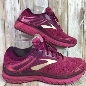 brooks leather running shoes