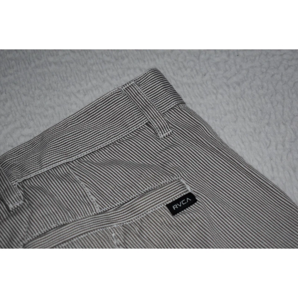 Pantalones Cortos RVCA Chinos Caquis Golf Para Hombre Talla 32 Gris Blanco Rayas Algodón Plano Foto 1 de 4