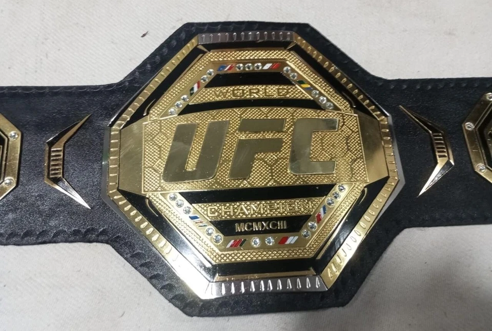 Cinturón réplica campeonato peso pesado UFC Legacy 2 mm o Foto 1 de 4