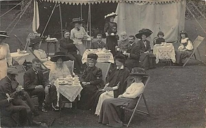 POSTCARD SOCIAL HISTORY - IOW - SANDOWN - GARDEN PARTY - Picture 1 of 2