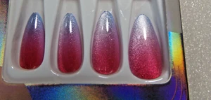 Pretty Secrets Iridiscente Rojo y Azul Ombre Pegamento en Uñas Largas Almendras Magnéticas - Imagen 1 de 3