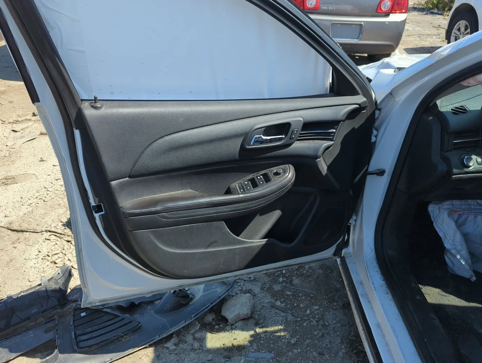 Chevrolet Malibu 2015 panel interior del conductor delantero izquierdo moldura XRF5D Foto 1 de 1