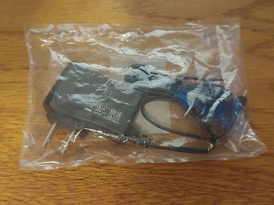 PLANTRONICS 82920-1 ADAPTER 5 VDC @ 180 MA - Image 1 of 2