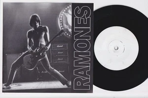 RAMONES * I Wasn't Looking For Love * PUNK * 90's UK 7" 45 * Listen! - Picture 1 of 2