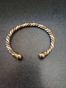Vintage 2005 Avon Tri-Tone Twist Magnetic Bracelet Discontinued-no Box - Picture 1 of 8