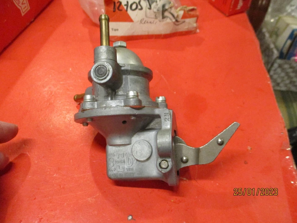 RENAULT R16  1968-72--ALPINE 1966-67 --FORKLIFTS-- NEW  FUEL PUMP- - Image 1 of 4