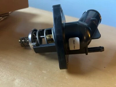 Carcasa termostato refrigerante motor 15-11113 se adapta a Chevrolet Corvette 15-19 6,2 L-V8 Foto 1 de 4