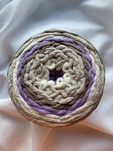 Bernat Decke Streifen 10,5 oz ~ 220 yds super sperrig (6) ~ Maulbeerbusch 53016 - Bild 1 von 6