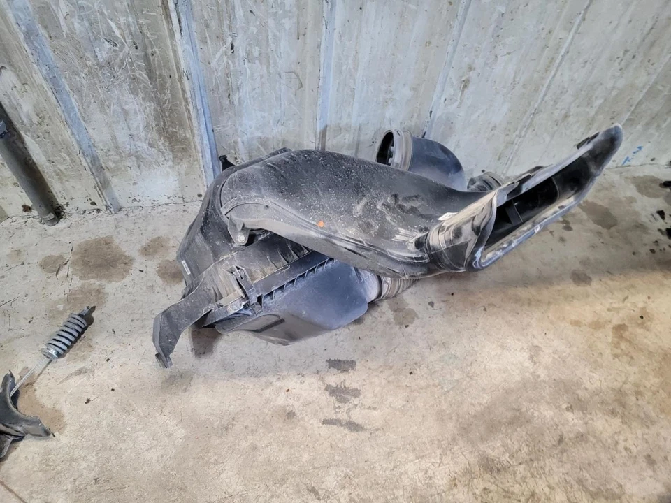 Air Cleaner 2.7L Turbo Fits 18-25 FORD F150 PICKUP 2034437 — 第 1/3 张图片