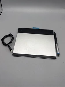 Wacom Intuos CTH-480 Intuos  Pen & Touch Small Tablet USB - Afbeelding 1 van 8