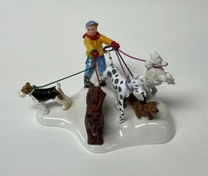 DEPT. 56 ACCESSORI VILLAGGIO DELLA NEVE CHI CAMMINA CHI I CANI #55260 senza scatola - Foto 1 di 4