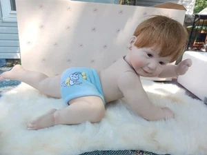 Ashton Drake "Snug As A Bug" von Titus Tomescu Porzellan Puppe beweglich Junge - Bild 1 von 12