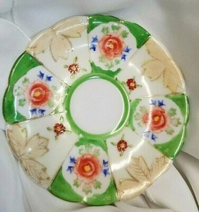 VINTAGE HAND PAINTED OCCUPIED JAPAN 4.75 INCH SAUCER GREEN WITH RED FLOWERS - Imagen 1 de 5