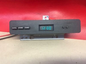 1980-1986 FORD F150 F250 BRONCO DASH QUARTZ CLOCK ...TESTED - Bild 1 von 7