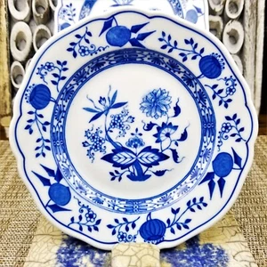 Hutschenreuther Germany Blue Onion Salad Dessert Plates Scalloped 7 3/4 in Lot 8 - Picture 1 of 4