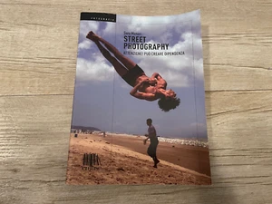 Book Sara Munari - Street photography. Attenzione! Può creare dipendenza. - Foto 1 di 4