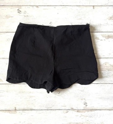 Pantalones Cortos Charlotte Russe S/M Mujer Negros Festoneados Elásticos Elásticos Talla Pequeña Foto 1 de 3