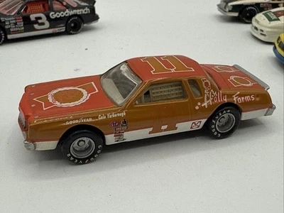 Cale Yarborough #11 Winston Cup ACCIÓN 1/64 Suelto Difícil de Encontrar Holly Farms Pollo Foto 1 de 4