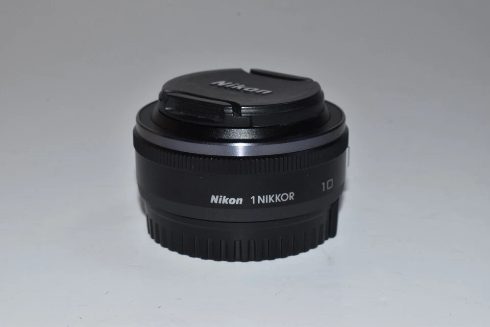 Lente Nikon 1 Nikkor 10 mm f/2,8 para Nikon 1 J1 J2 J3 J4 J5 V1 V2 V3 S1 negra - Imagen 1 de 4