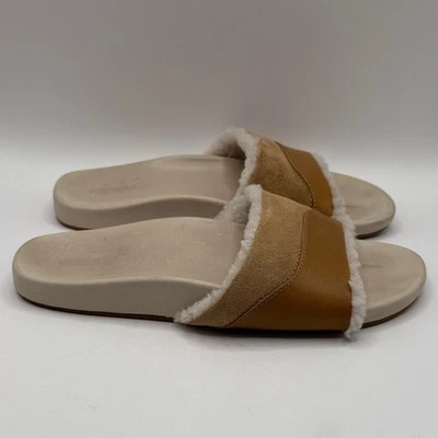 Toboganes para mujer OluKai Ho'ala de piel de oveja y cuero genuino en color tostado talla 8 Foto 1 de 4