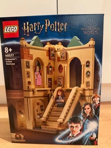 LEGO Harry Potter: Hogwarts: Treppenhaus Grand Staircase (40577) - Bild 1 von 6