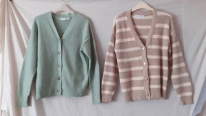 2 x Damen Langarm Strickjacken mit Knopfleiste und V-Ausschnitt. Gr. XS (6-8) Primark. - Bild 1 von 10