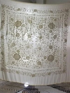 Antiguo chal de piano chino de seda bordado a mano con flecos florales 126x121 cm - Imagen 1 de 12