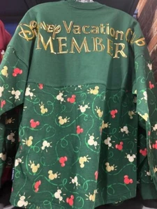 2024 Disney Vacation Club DVC Mickey Christmas Lights Spirit Jersey Size L - Picture 1 of 2
