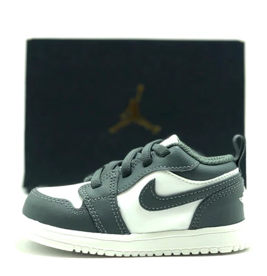 * НОВЫЙ * МАЛЫШ NIKE AIR JORDAN 1 НИЗКИЙ ALT (TD) ЖЕЛЕЗО СЕРЫЙ (DR9747 044) 👍 - Изображение 1 из 4