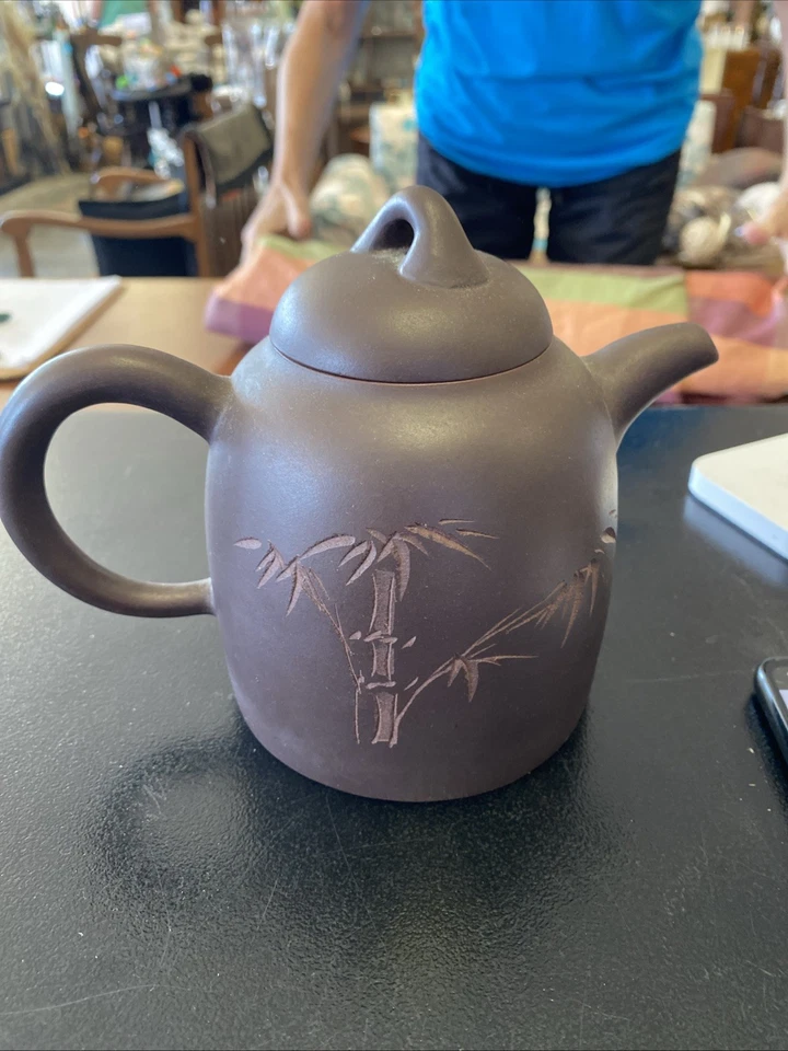 Tetera de arcilla china asiática Yixing Zisha con tapa Foto 1 de 3