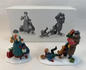 Dept 56 Heritage Village Collection Don't Drop the Presents, 2er Set, #5532-8 - Bild 1 von 9