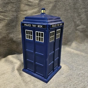 Doctor Who Polizei Öffentliche Anrufbox TARDIS Behälter mit Deckel Kunststoff Telefonzelle - Bild 1 von 5