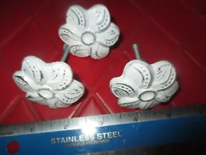 SET di 3 tiranti vintage in ghisa a forma di fiore BIANCO - anni '80 - Foto 1 di 4