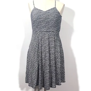Old Navy Black White Striped Fit & Flare Sleeveless Sundress Dress Sz S - Picture 1 of 7