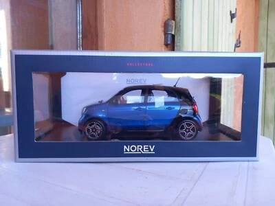 NOREV 1/18 SMART FORFOUR 2015 BLACK AND BLUE - Photo 1/3