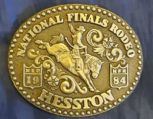 Rodeo vintage NATIONAL FINALS 1984 - hebilla de cinturón de coleccionistas HESSTON - excelente estado - Imagen 1 de 3