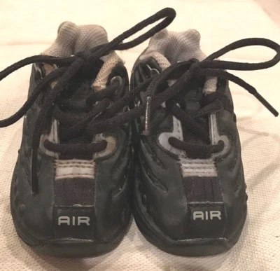 Nike Boys Baby Size 2C Air Black silver lace up Kids  - Изображение 1 из 4
