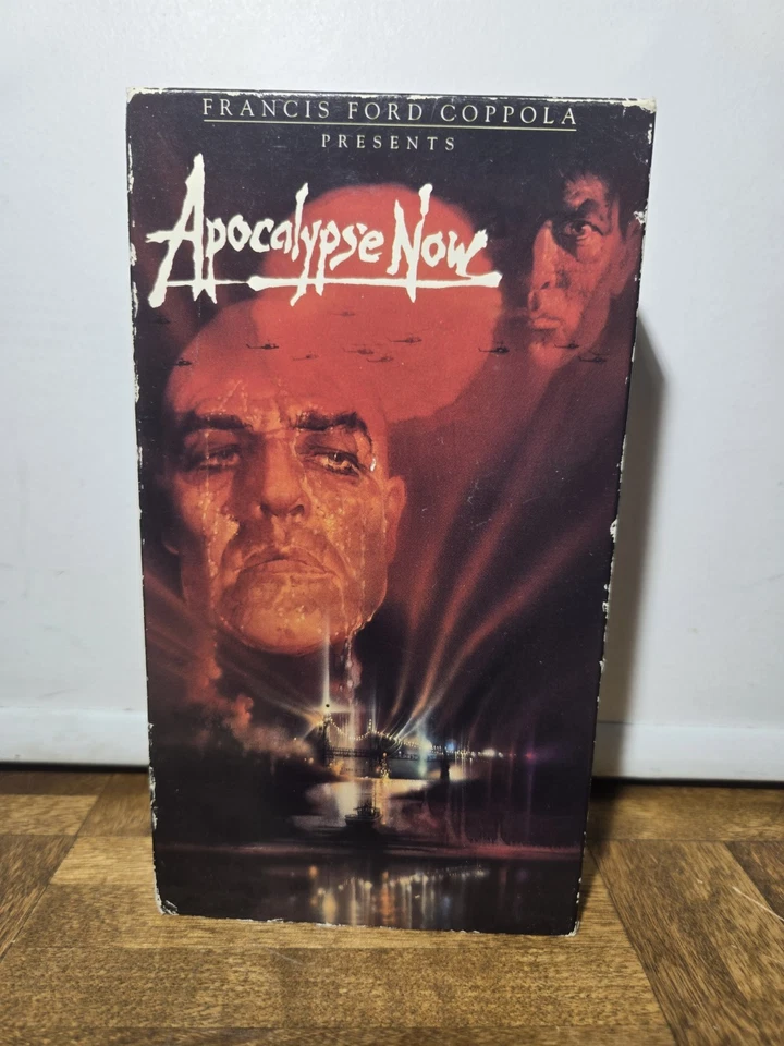 Апокалипсис сейчас Vhs (1992) МАРЛОН БРЕНДО МАРТИН БЛЕСК - Изображение 1 из 3