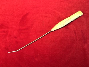 RARE ANTIQUE BONE HANDLE SEWING HOOK / ENGRAVED "K" IN HANDLE - Photo 1/7