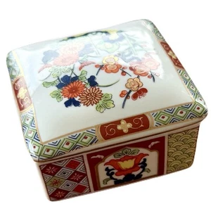 Vintage IMARI Porzellan japanische asiatische Blumen bedeckt quadratische Schmuckschatulle EUC - Bild 1 von 16