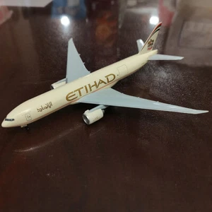 56382 1:400 Etihad B777F Diecast finished static model - Picture 1 of 5