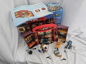 Playmobil 2015 Pirates Hideout Play Box da portare con sé set da gioco 5658 completo 82 pz CE - Foto 1 di 18